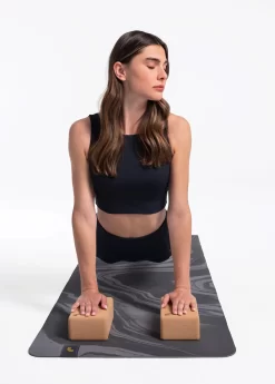 LOLE Cork Yoga Block - Natural -Urban Fit Shop LAW0877 E118 3 1900x scaled