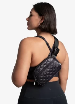 LOLE Jamie Quilted Bag - Merlot -Urban Fit Shop LAW0901 R421 7 1900x scaled