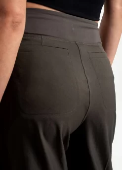 LOLE Connect Wide Leg Pants - Olive -Urban Fit Shop LSW4268 BB03 5 1900x scaled