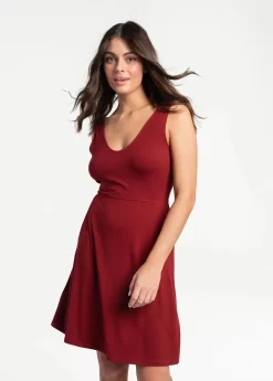 LOLE Traverse V-Neck Dress - Merlot -Urban Fit Shop LSW4308 R421 5 1900x scaled