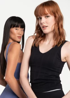 LOLE Asana V-Neck Tank Top - Black -Urban Fit Shop LSW4323 N415 8 1900x scaled