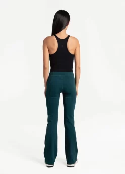 LOLE Organic Cotton Bootleg Pants - Emerald -Urban Fit Shop LSW4326 V776 5 1900x scaled