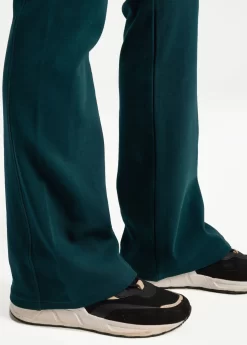 LOLE Organic Cotton Bootleg Pants - Emerald -Urban Fit Shop LSW4326 V776 7 1900x scaled