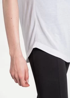 LOLE Everyday V-Neck Short Sleeve - White -Urban Fit Shop LSW4331 W101 4 1900x scaled