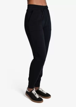 LOLE Easy Joggers - Black -Urban Fit Shop LSW4412 N415 3 1900x scaled