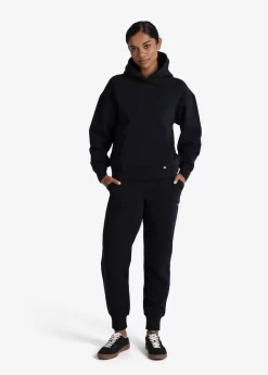 LOLE Easy Joggers - Black -Urban Fit Shop LSW4412 N415 4 1900x scaled