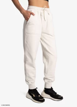 LOLE Easy Fleece Jogger - Marvel Cream Icone -Urban Fit Shop LSW4511 W443 3 1900x scaled