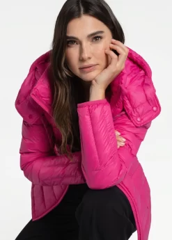 LOLE Emeline Down Jacket - Rhubarb 14 LOLE Emeline Down Jacket - Rhubarb -Urban Fit Shop LUW0860 K765 7 1900x scaled