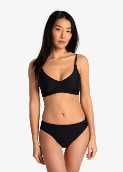 LOLE Amalfi Bikini Top - Black 9 LOLE Amalfi Bikini Top - Black -Urban Fit Shop LWW0598 N415 4 1900x scaled
